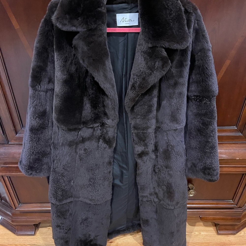 Brown fur coat - Picture 9 of 11